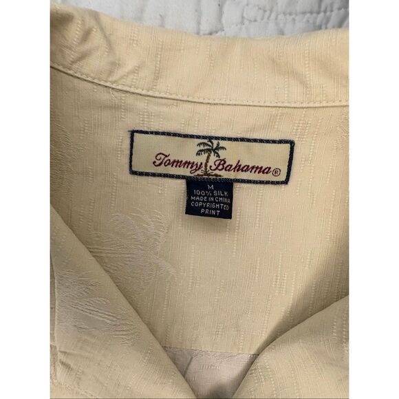 Tommy Bahama 100% silk pale yellow embossed Hawaiian shirt - M - Picture 3 of 7